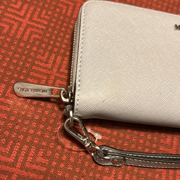 Michael Kors White Saffiano Leather Wristlet Clutch - Picture 3 of 12